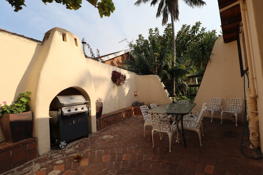 4 Bedroom Property for Sale in Summerstrand Eastern Cape